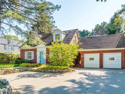 245 Moross Rd, Grosse Pointe Farms, MI, 48236