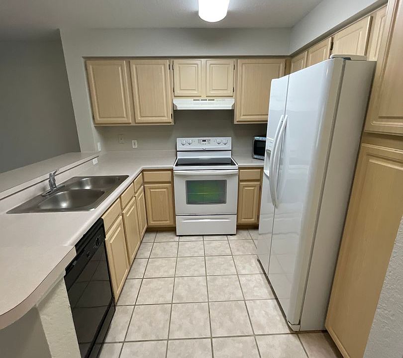 Audubon Villas At Hunters Creek Condominiums 13917 Fairway Island Dr