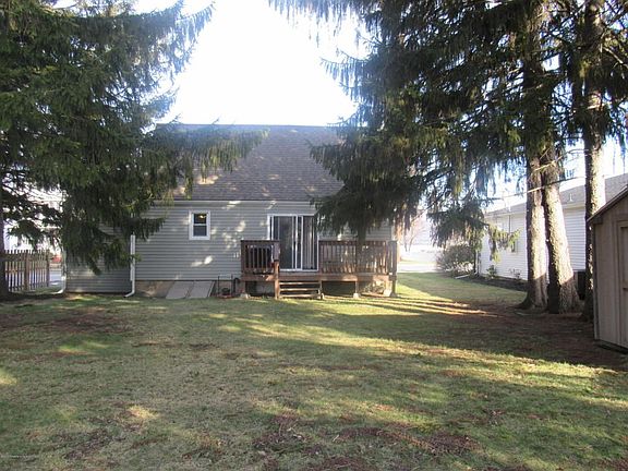 2613 Pittston Ave, Scranton Deck