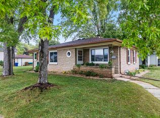 701 Warsaw St, Menasha, WI 54952