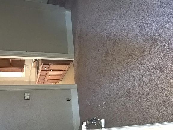 Front Door - Living Room_08232017