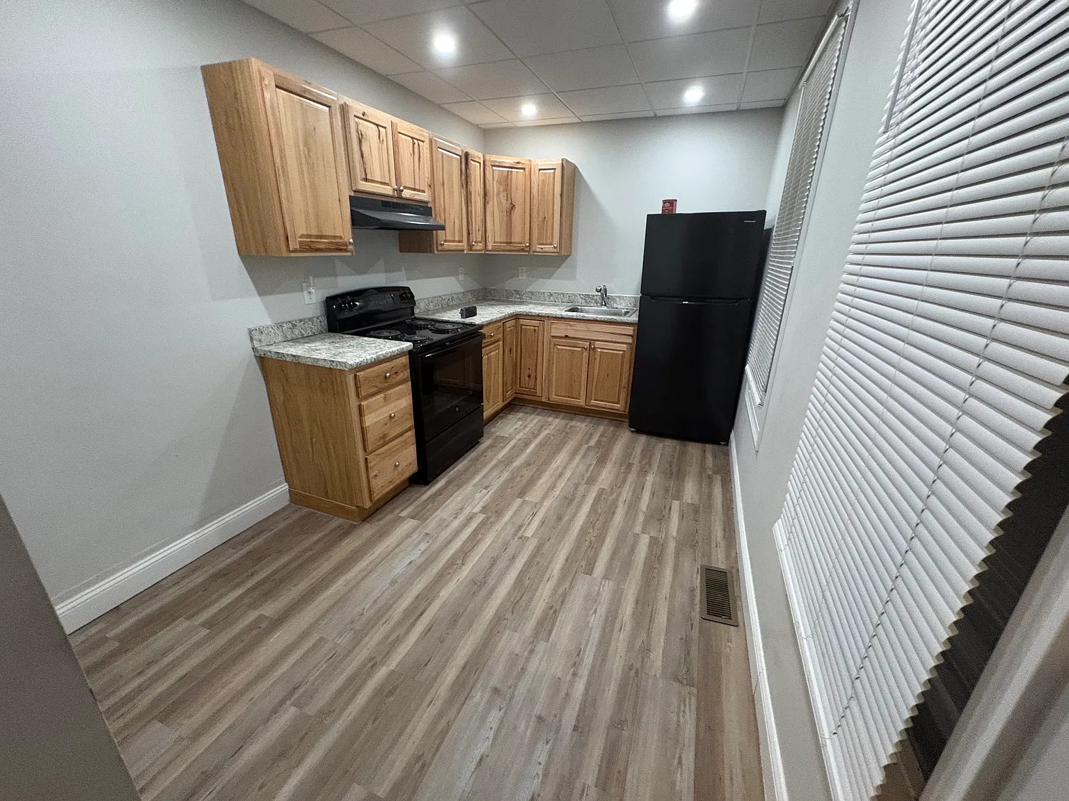 1 bed, 700 sqft, $1,700 — Photo 2