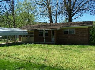402 N Center St, Marshall, AR 72650