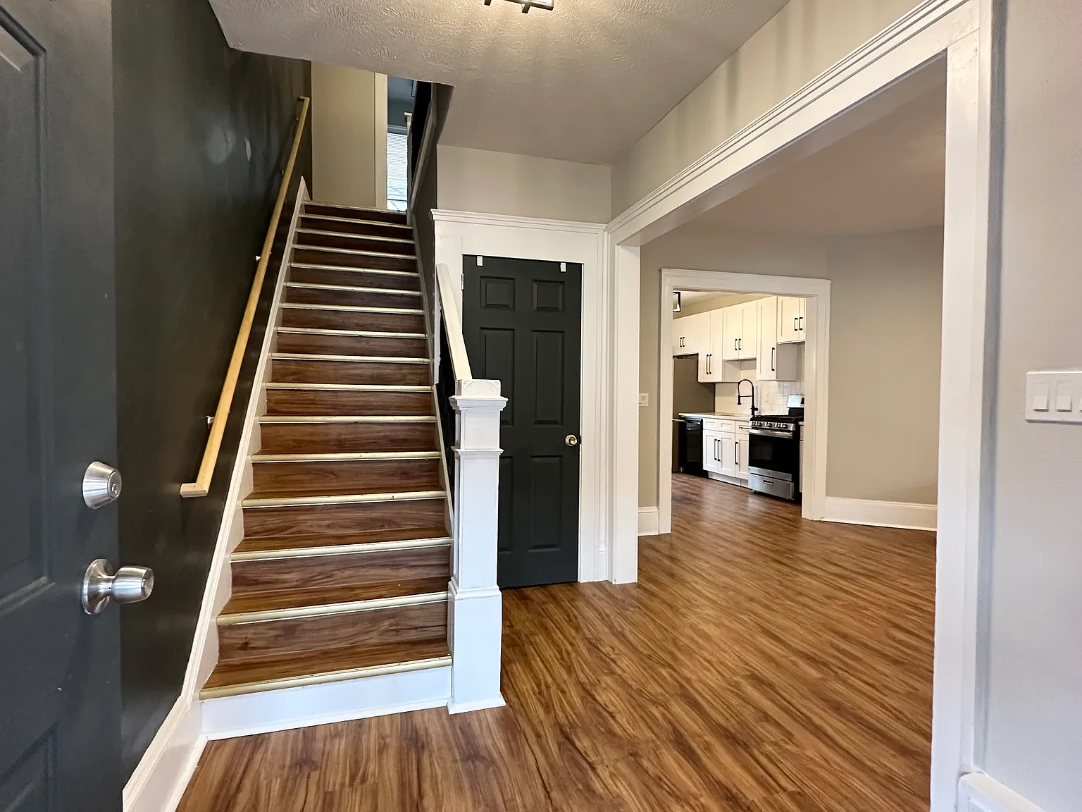 3 bed, 1800 sqft, $1,895 — Photo 2