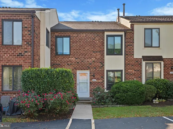 6415 Hilltop Dr #69, Brookhaven, PA 19015