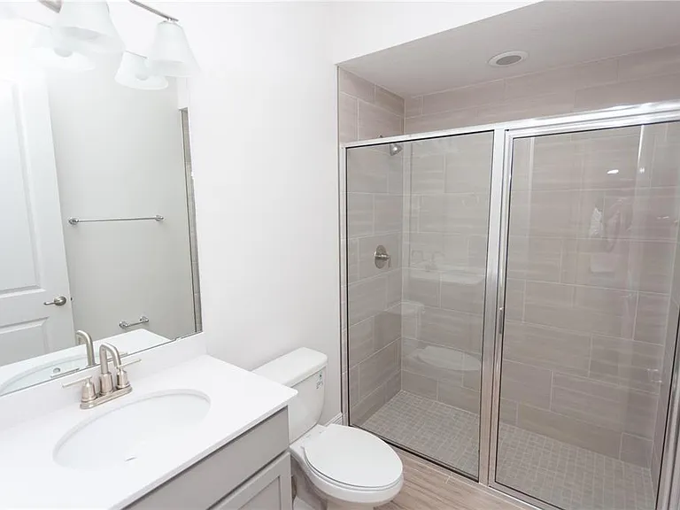 820 Lowood Ct — Photo 9
