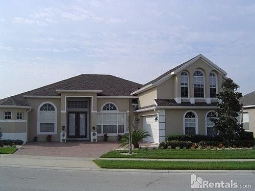 Stately 5 bedroom 3 bath home in guard gated community in Bu