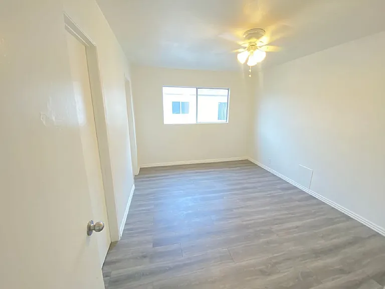 1940 E Wilson Ave #7 — Photo 1