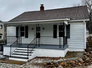 219 Montgomery Rd, Staunton, VA 24401