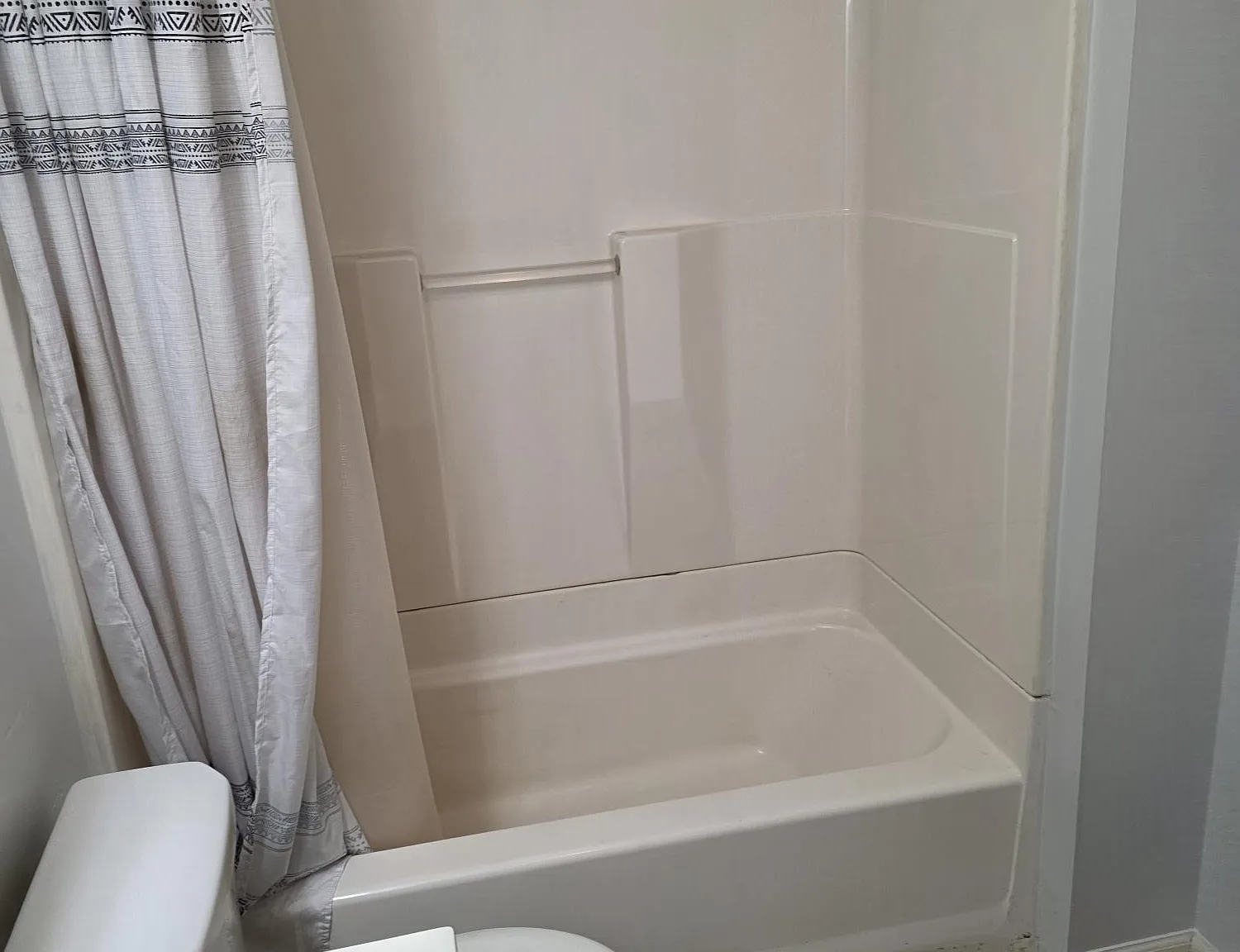2 bed, 823 sqft, $1,750 — Photo 4