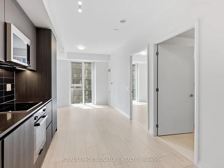 400 King St W #1519 — Photo 6