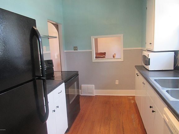 4th image of 221 N 13th St