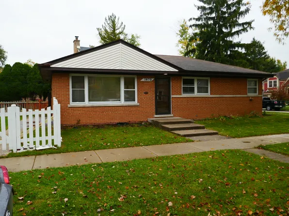 1673 Ash St, Des Plaines, IL 60018