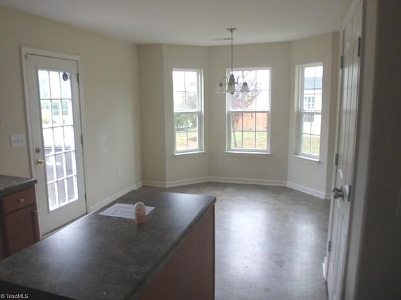 4th image of 4347 Bastille Dr