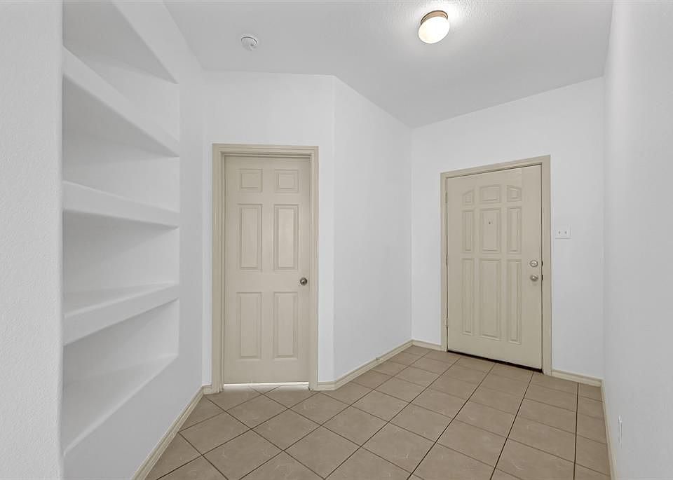 1st image of 3135 Lauren Oaks Ln
