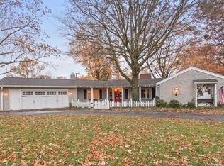 902 Hastings Dr, Bloomington, IL