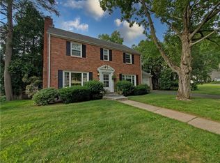 3 Stratford Rd, West Hartford, CT 06117
