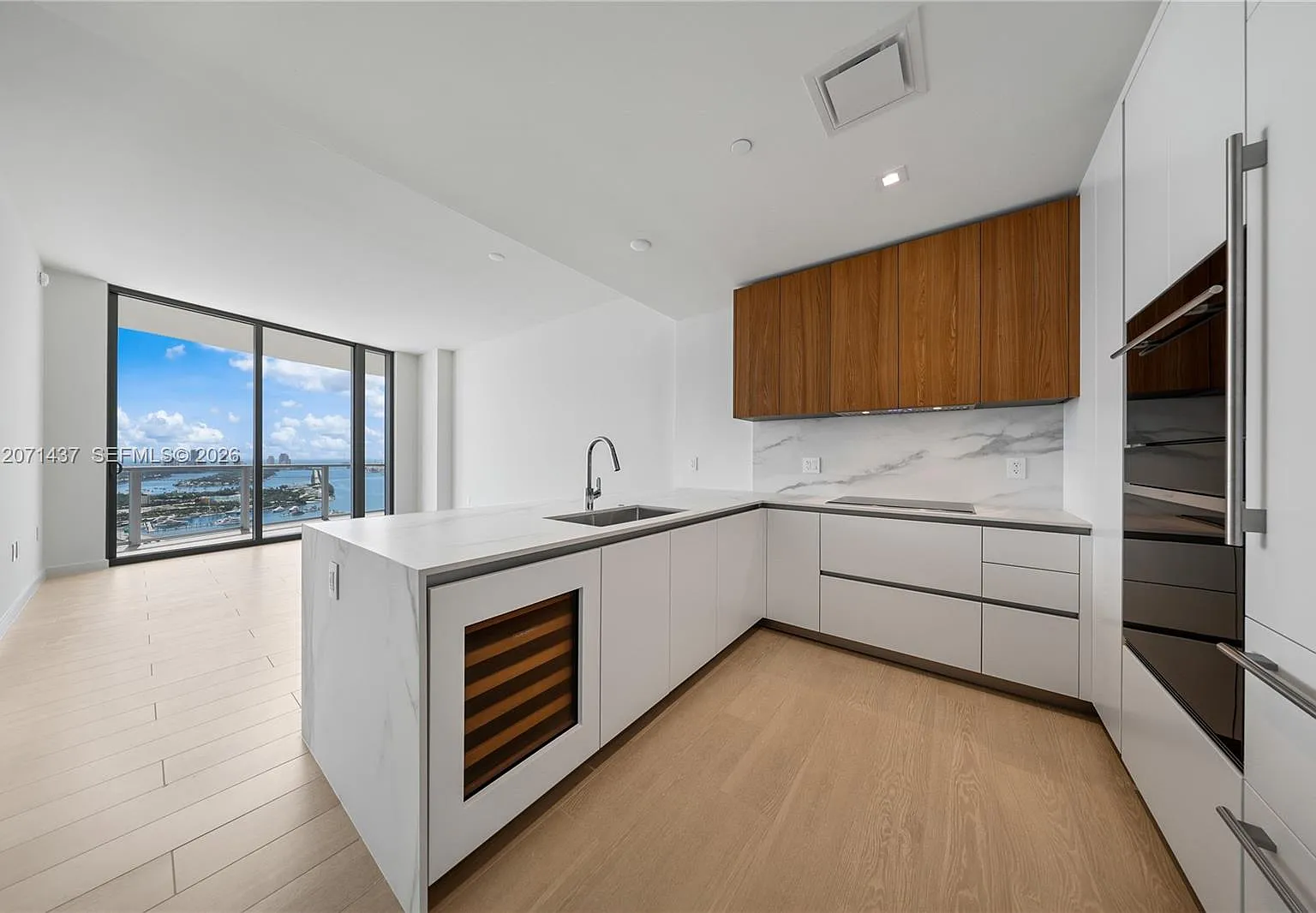 Casa Bella Residences — Photo 2