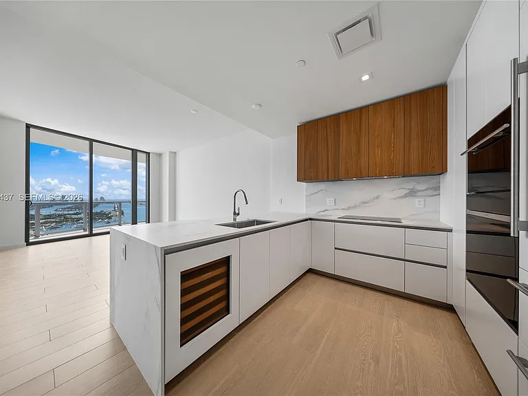 1400 Biscayne Blvd #3405 — Photo 2