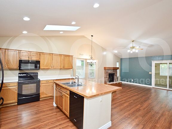 3rd image of 763 W Folley St
