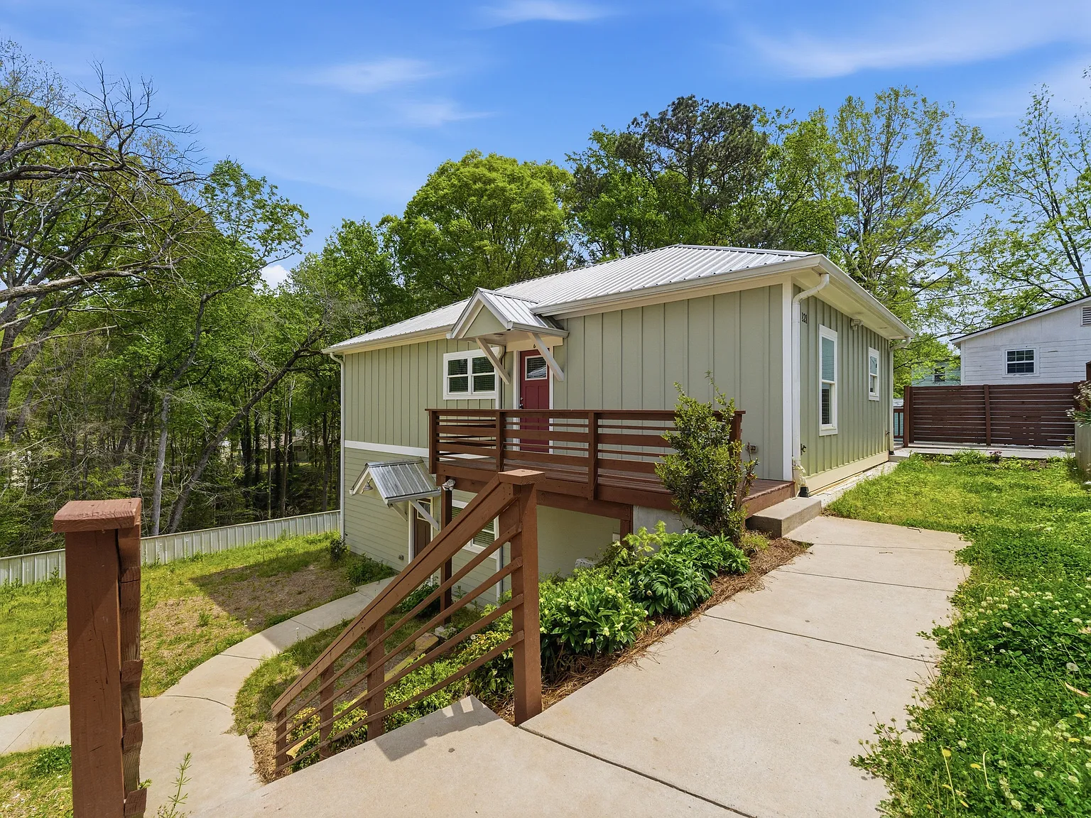 3 bed, 1000 sqft, $1,850 — Photo 2