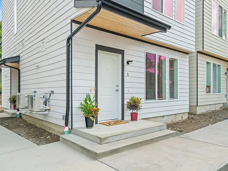 2 Chelan Place — Photo 1