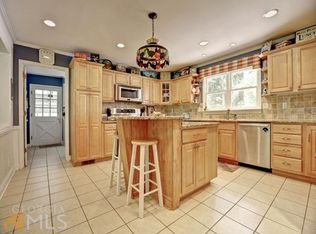 8215 Tynecastle Dr, Sandy Springs, GA 30350