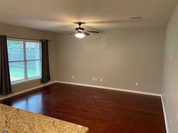 4th image of 1114 Eli Connor Dr