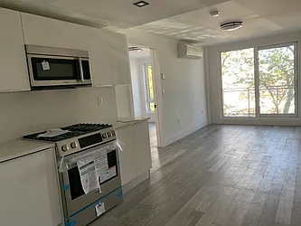 Rented by R New York