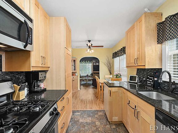 2nd image of 720 Eleanor St NE