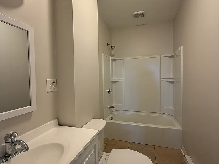 E Central St — Photo 10