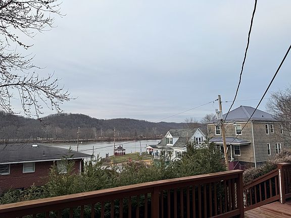 4th image of 800 Main Street
