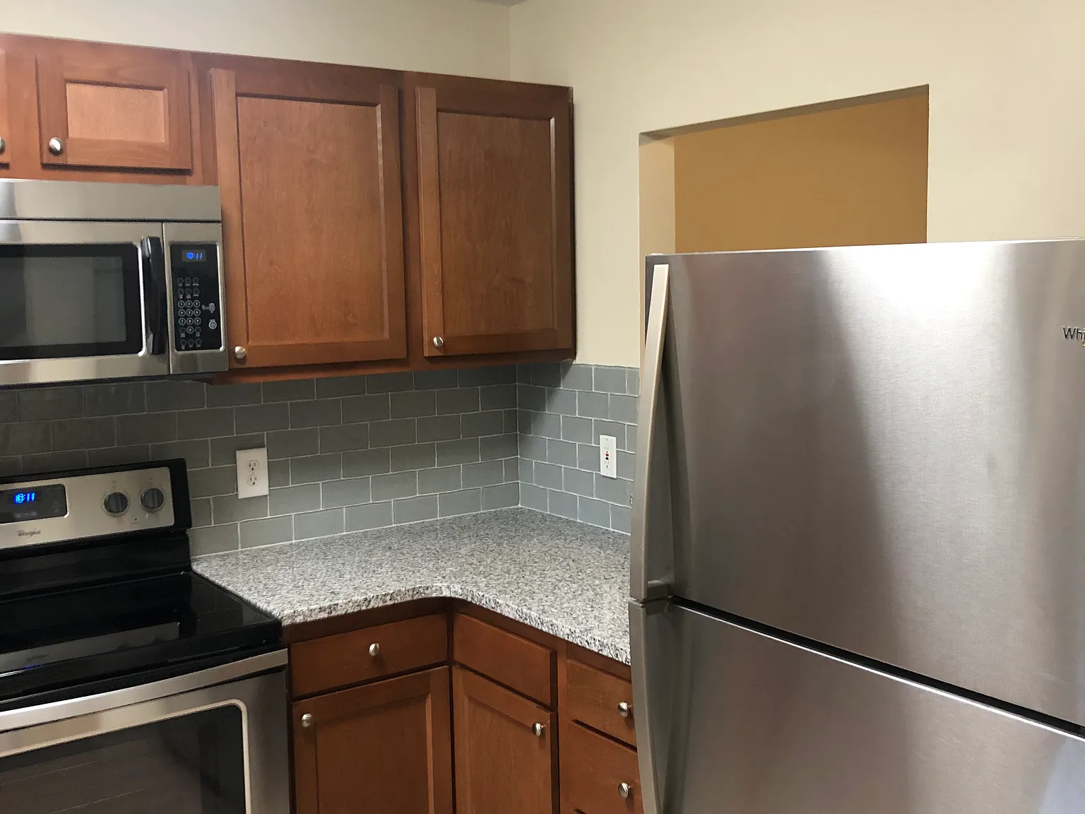 3 bed, 1500 sqft, $1,850 — Photo 2