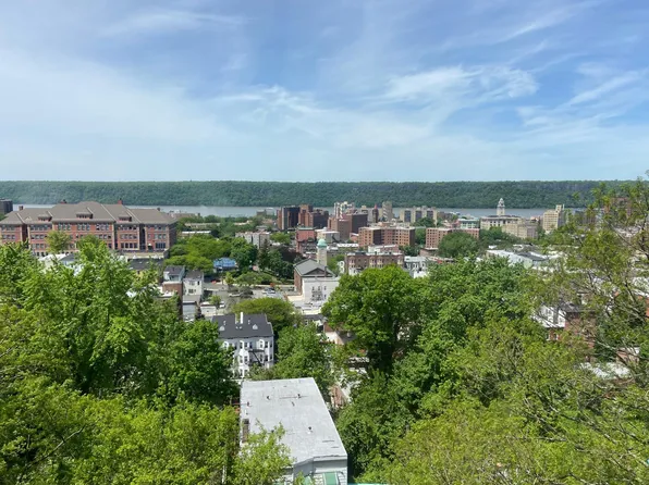 103 Van Cortlandt Park Ave #3D, Yonkers, NY 10701