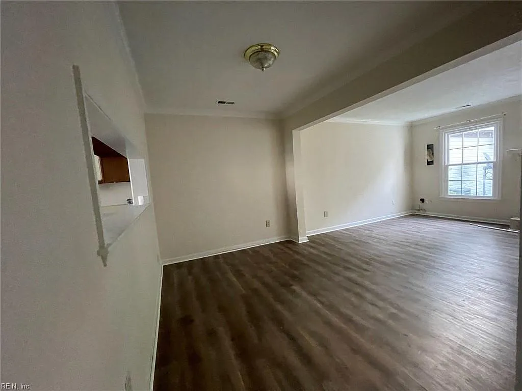3 bed, 2.5 bath, 1450 sqft, $2,195 — Photo 4