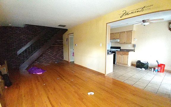 3rd image of 508 Deerfield Ct
