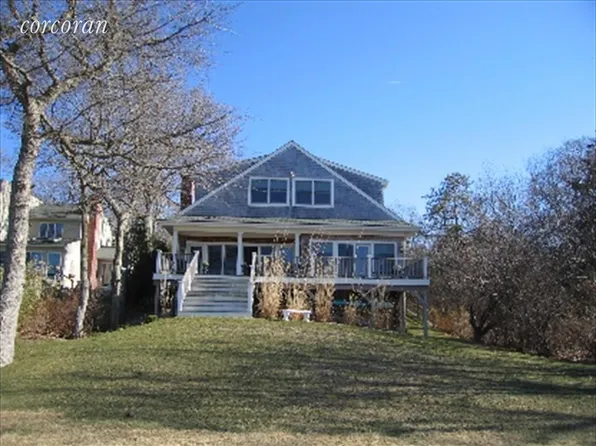 15 Lake Dr, Southampton, NY 11968