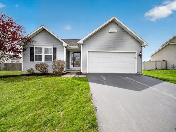 5472 Alfreton Dr, Clay, NY 13041