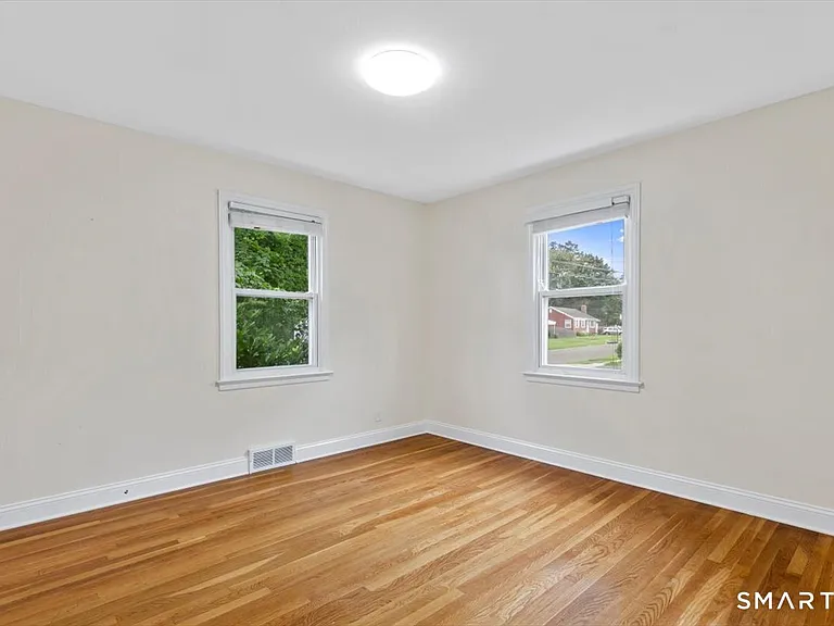 106 Winter St — Photo 7
