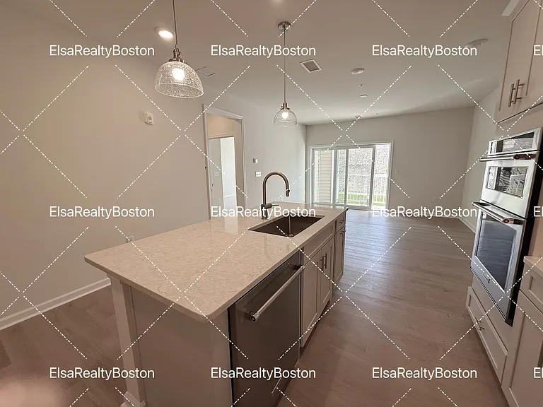 6 Stratton Dr #110 — Photo 2