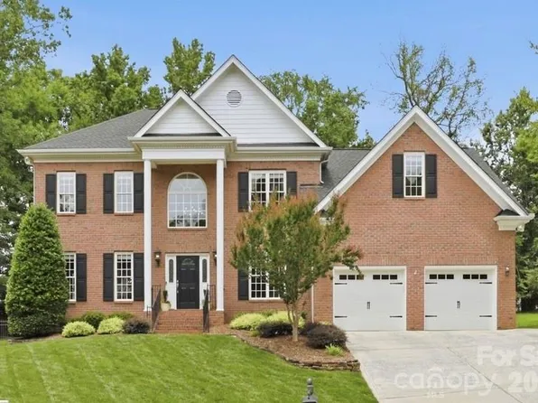 7011 Edenderry Dr, Charlotte, NC 28270