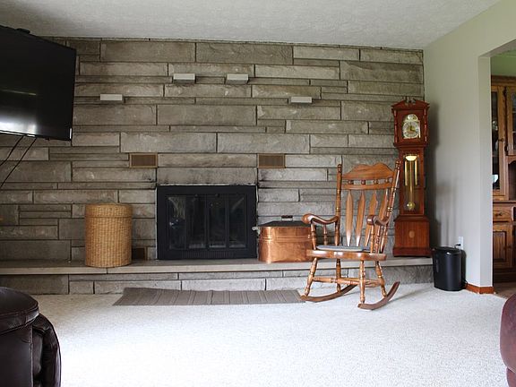 2nd image of 1666 Weiss Ave