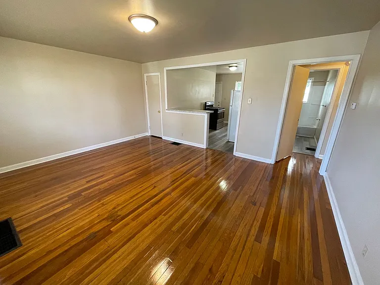 Nola Court Apartments — Photo 75