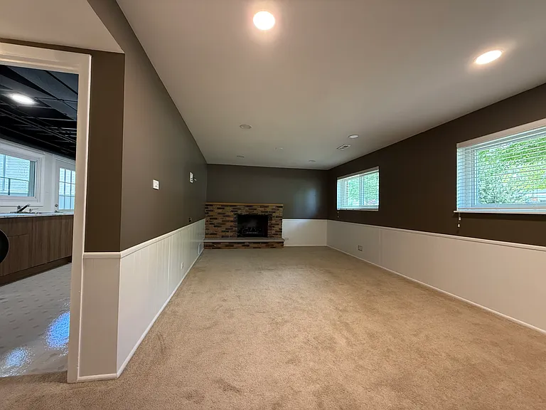 2305 N Williamsburg St — Photo 15
