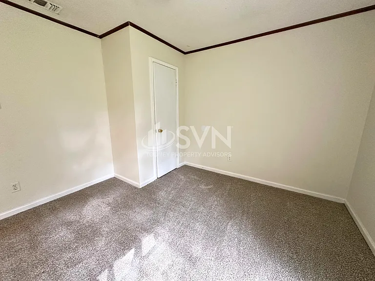 1616 Gilda Cir — Photo 11