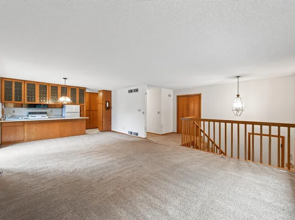 14310 14th Ave N, Plymouth, MN 55447