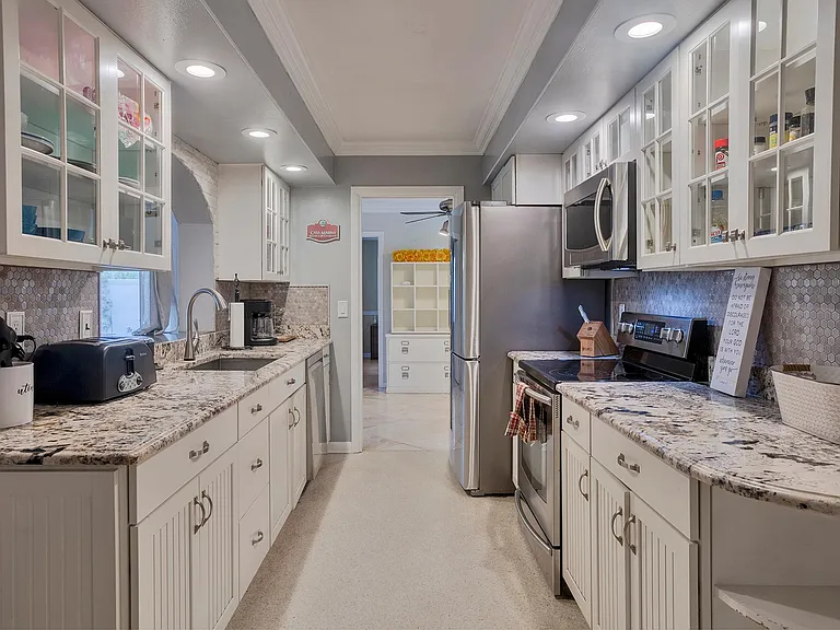 3911 Americana Dr — Photo 12