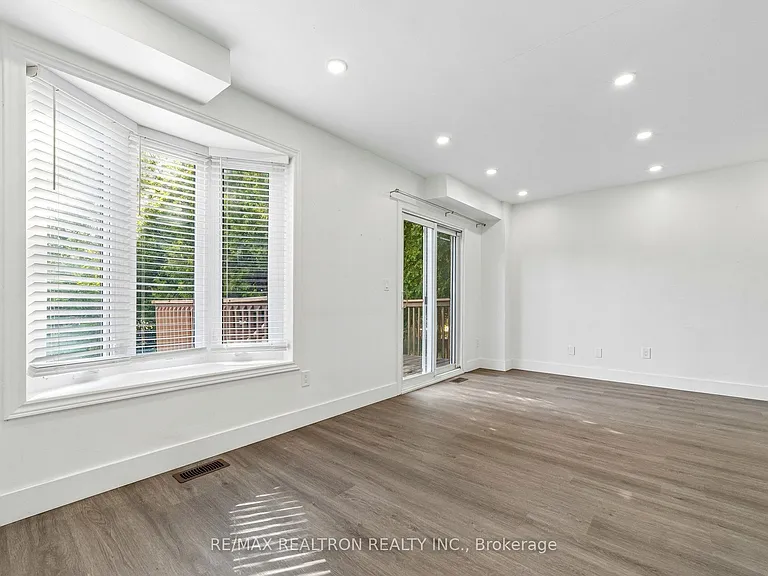 409 Cobblehill Dr — Photo 9