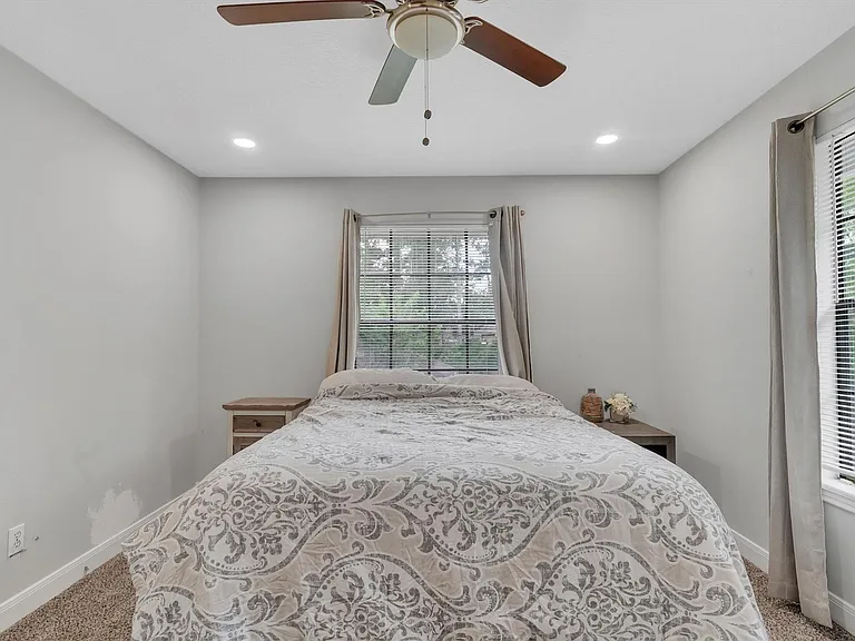 12407 Rosehill Ln — Photo 38