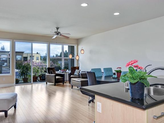 2nd image of 2030 N Pacific Ave Unit 214